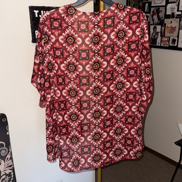 Red Patterned Kimono - Picture 3 of 5